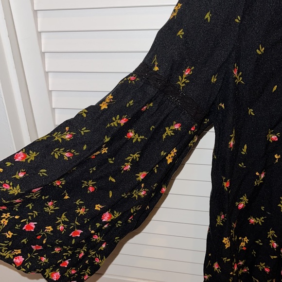 Floral top - Picture 3 of 3